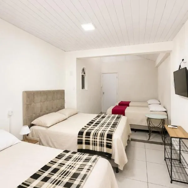 Suíte próximo a BR!, hotel in São José