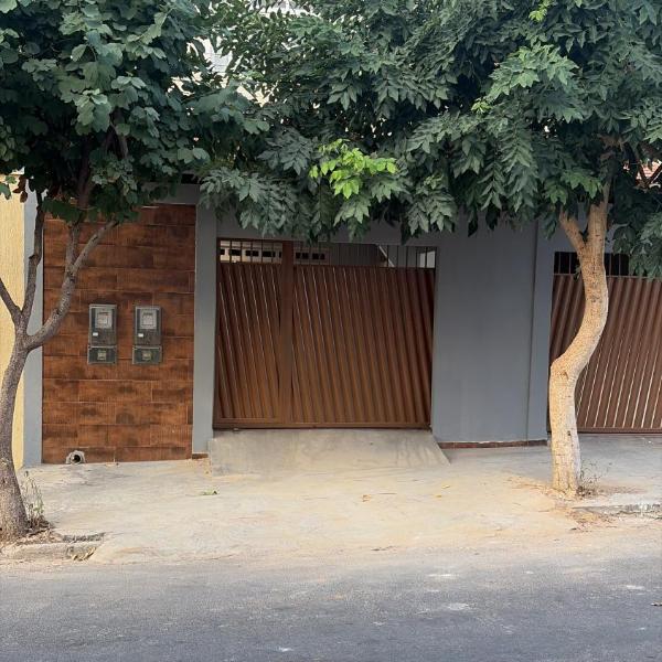 Casa com ótima localização