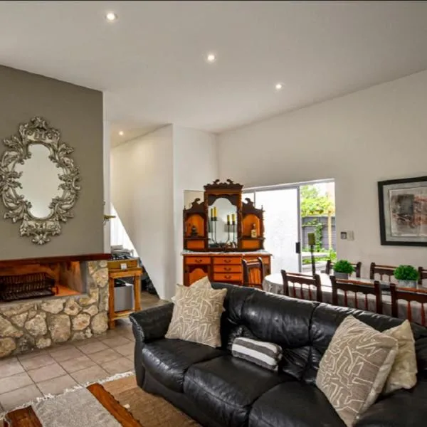 Lieflappie Seaview Stilbaai 400m to the beach, hotel in Stilbaai