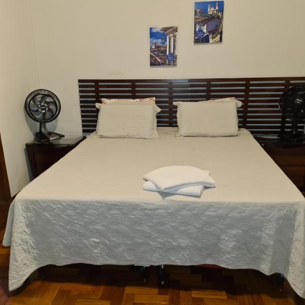 Ap 4 Quartos mais 1 pequeno Quarto 3 Banheiros Zona Sul de BH Até 12 Hóspedes