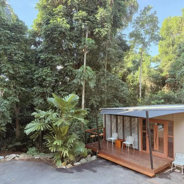 Private Rainforest Cottage - Bingil Bay, hotel en Mission Beach