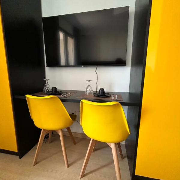 Bee Happy Studio