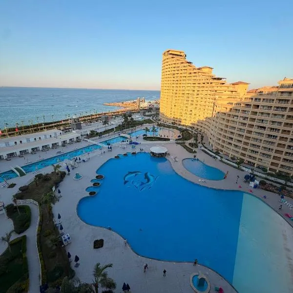 Porto sokhna pyramids Chalets Family Sea View, hotel in Ain Sokhna