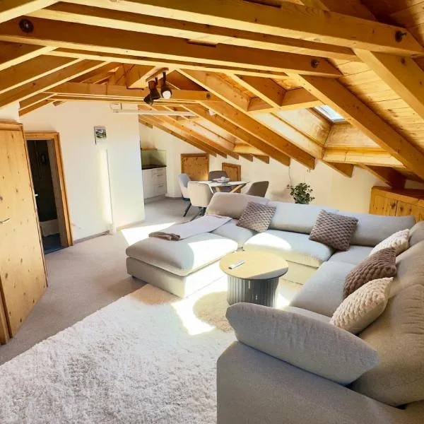 Alpine Home with Lounge - 10 min from St Moritz, hotel u gradu La Punt-Chamues-ch
