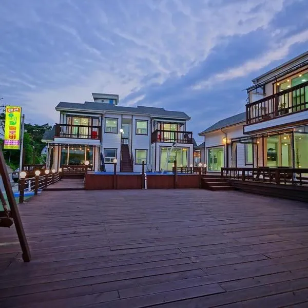 anmyeondo neipkeulrobeo suyeongjangpensyeon, Hotel in Taean