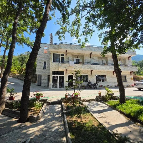 Hotel Restaurant Ujimira、Radomirëのホテル