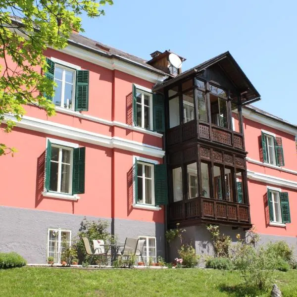 Villa Adrienne, hotelli kohteessa Tratten