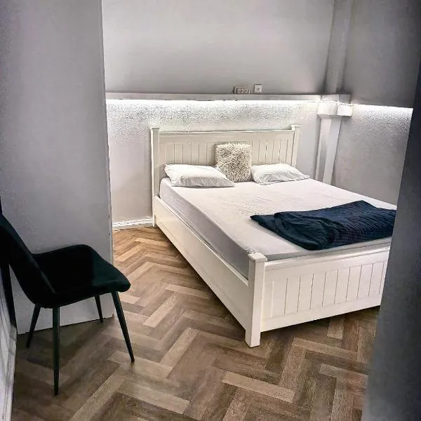 Skyline 2BR Rooftop Penthouse with Huge Balcony, viešbutis Tel Avive