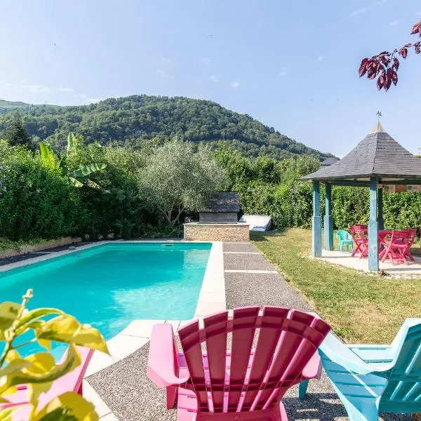 Gîte de groupe Le Domaine - 26 personnes au coeur des Pyrénées l Ô Domaine de Geu, hotel v destinaci Geu