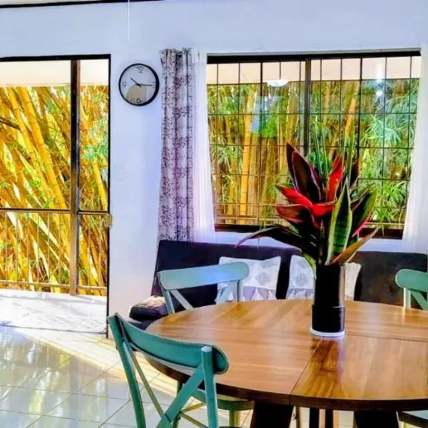 Casa Emma Quepos, hotel u gradu 'Quepos'