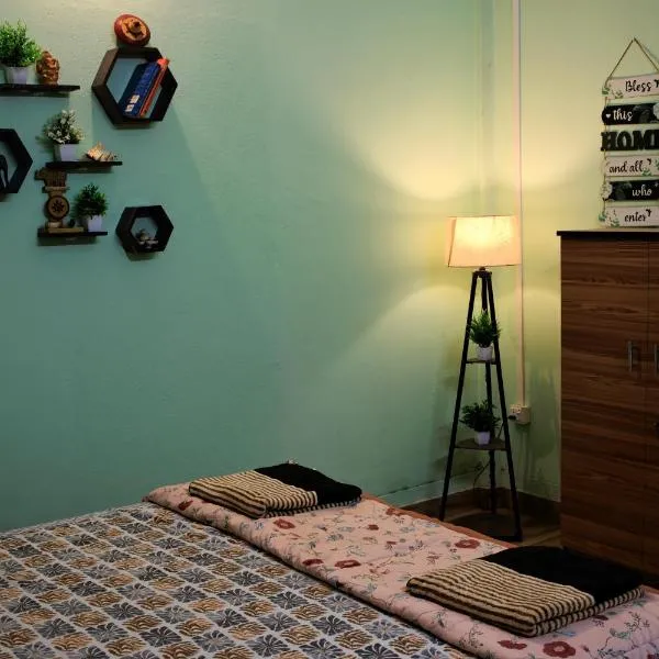 Cozy Mint - AC 1RK, Hotel in Guwahati