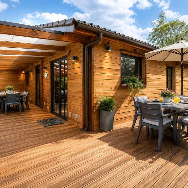 Durbuy, Serenae Chalet, sauna, climatisation, local pour vélos et motos, familles bienvenues, hotel a Durbuy