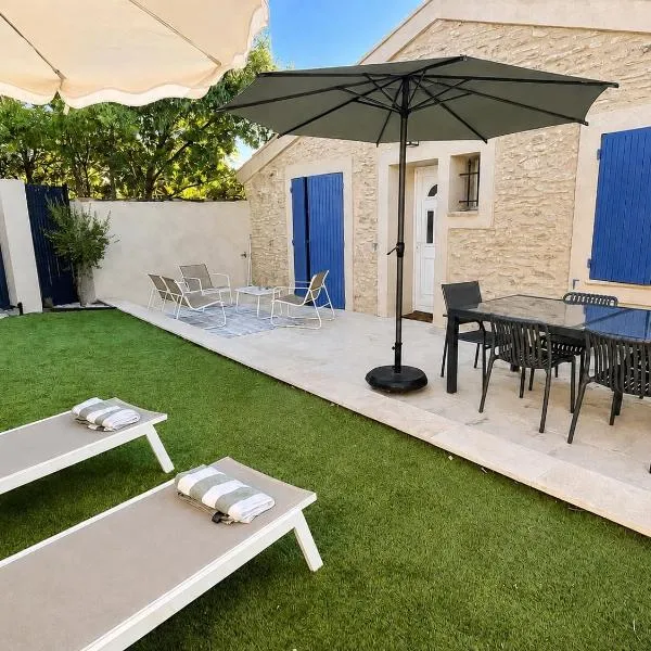Mazet St Antoine Jardin Clim proche centre, hotel di LʼIsle-sur-la-Sorgue