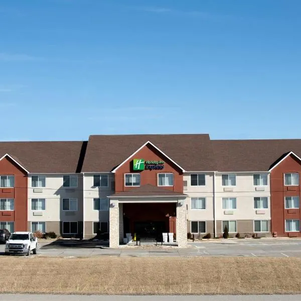 Holiday Inn Express Hotel & Suites Maryville by IHG, hotel in Maryville
