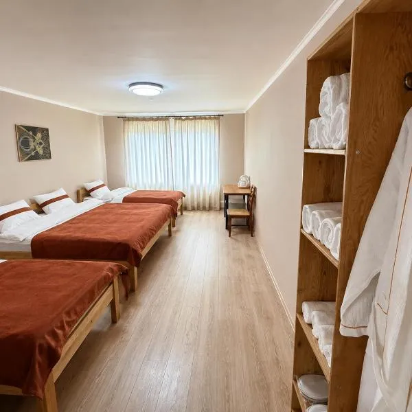 DEMAL Mountain Resort, отель в городе Alamedin