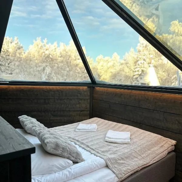 Shaman Village - Resort & Glass Igloos, hotell i Rovaniemi