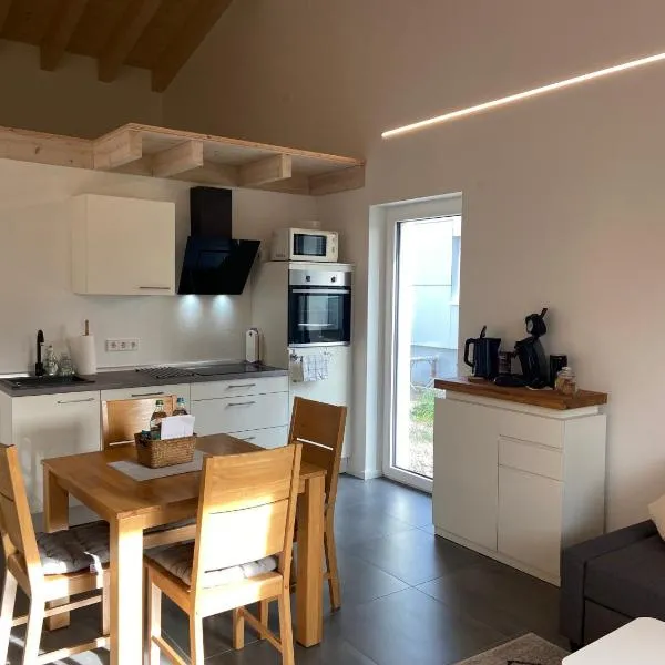 Ferienwohnung Seeglück، فندق في موس
