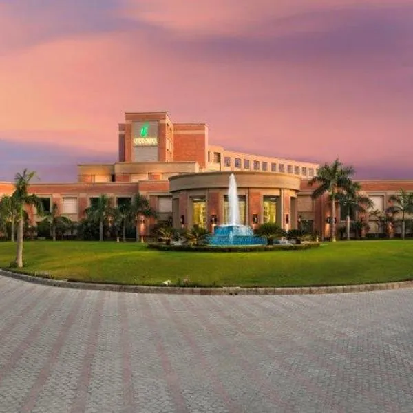NIRVANA Luxury Hotel l Ludhiana โรงแรมในลูดิฮานา