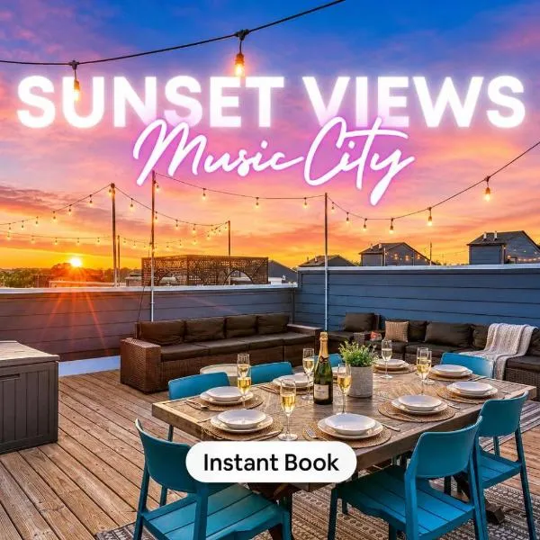 Rooftop Deck 2 Car Garage Near Downtown Nashville, hotel in Nashville