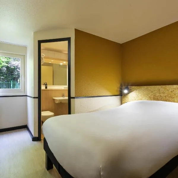 Greet Hôtel Villeneuve la Garenne, hotel u gradu Vilnev la Garan