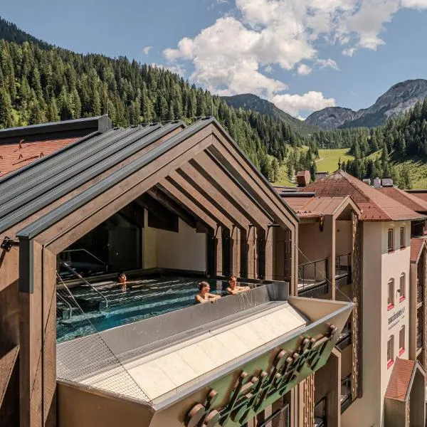Hotel Zauchenseehof، فندق في زوشنسي