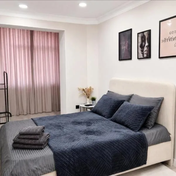 Sunset Apartment Aktau Квартира в центре у моря, hotel u gradu Aktau