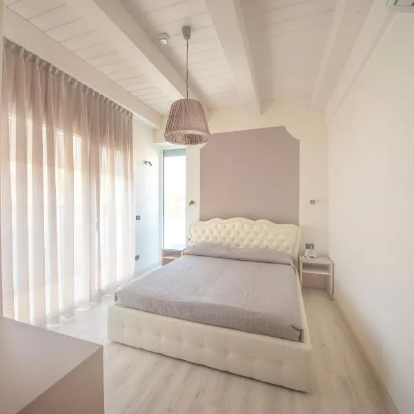 Hotel Leonardo، فندق في تشيزيناتيكو