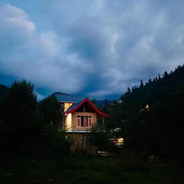 Flamingo Aur Maina Cafe and Stays - Jibhi, hotel in Jibhi
