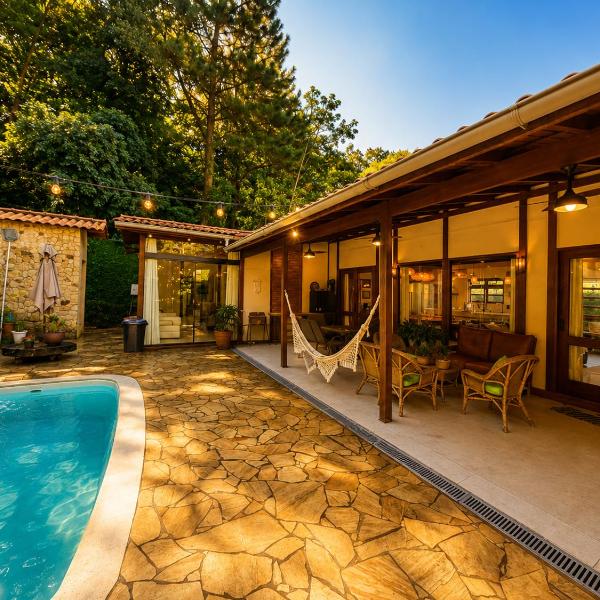 Casa Moderna e Espaçosa com Piscina e Lareira na Serra da Cantareira - Foto 3