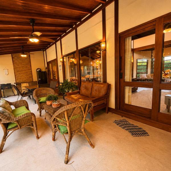 Casa Moderna e Espaçosa com Piscina e Lareira na Serra da Cantareira - Foto 4