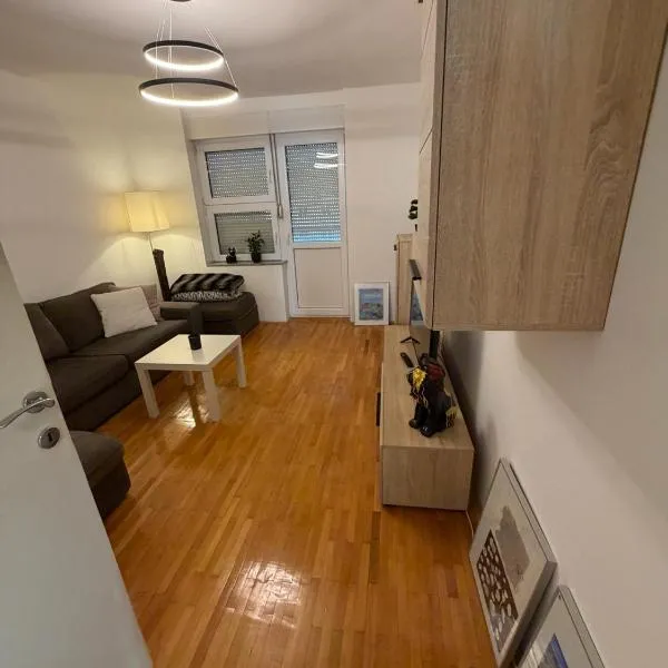 DiSte Apartman, hotel in Knin
