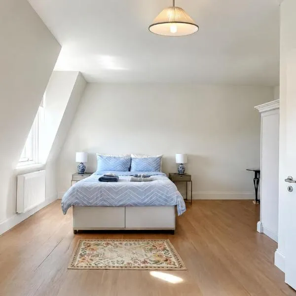 Spacious Guest Studio - En-Suite - Central - Calm View, hotel in London