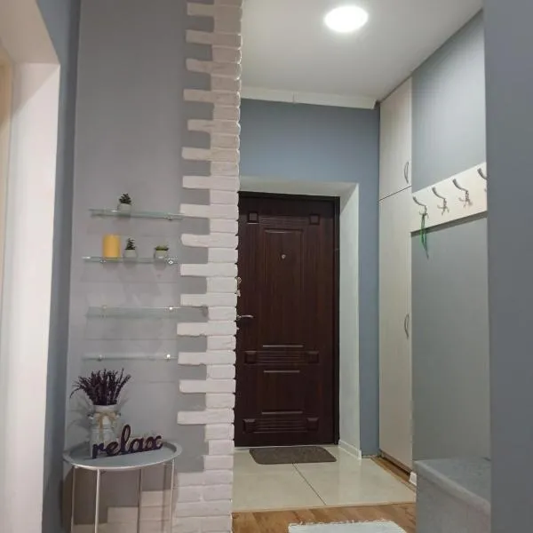 Gray, hotel in Ternopil