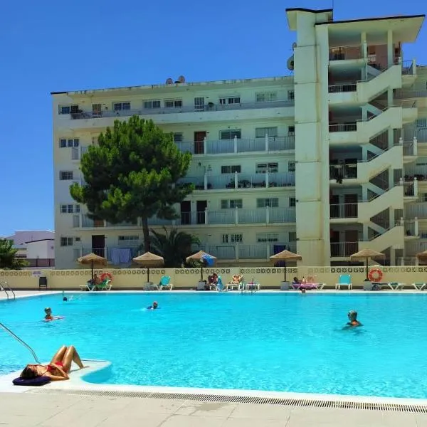 La Carihuela Beach Home Welkom & Willkommen, hotel in Torremolinos