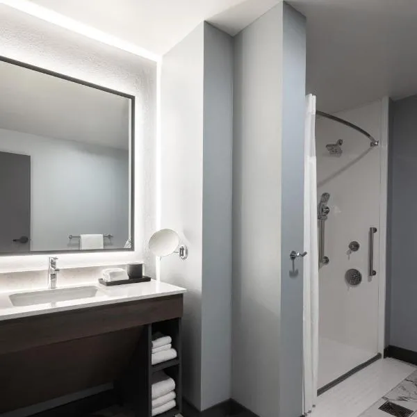 Crowne Plaza - Kearney by IHG, hotel sa Kearney