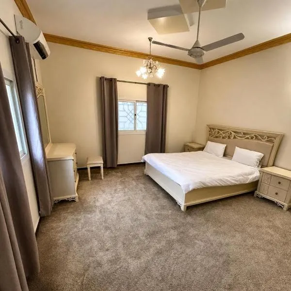 شقق تيجان, hotel di Tanomah