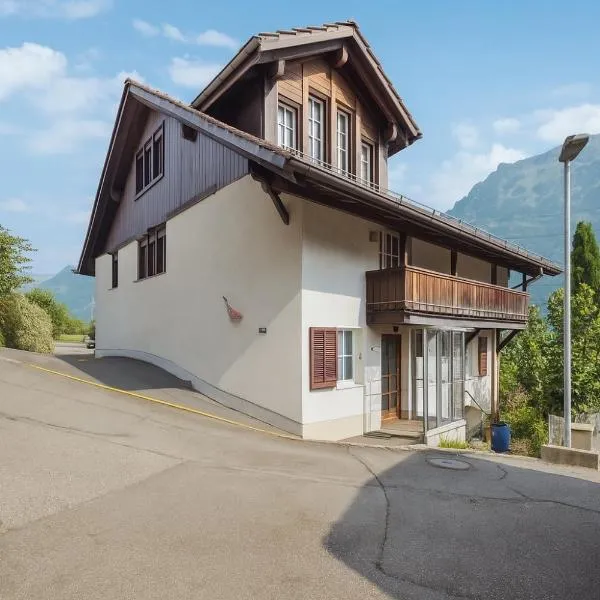 Luxury Swiss Chalet | Lake View • BBQ • A/C • SPA • Interlaken, hotel in Niederried