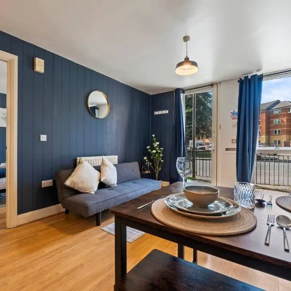 Central location, Private Patio, free parking, Wifi, Hotel in Birmingham