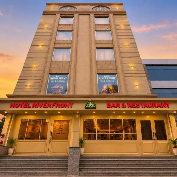 Hotel River Front – hotel w mieście Kota