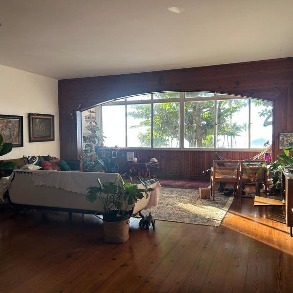 Brazilian house with a view of the Copacabana sea