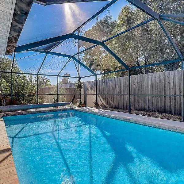 Serenity Pool Home near Siesta Key, hotell sihtkohas Sarasota