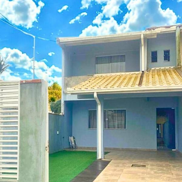 Casa com piscina a 500 metros do Beto Carrero