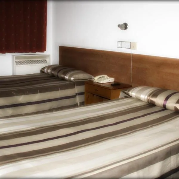 Hostal Aisa Ochoa, hotel in Zaragoza