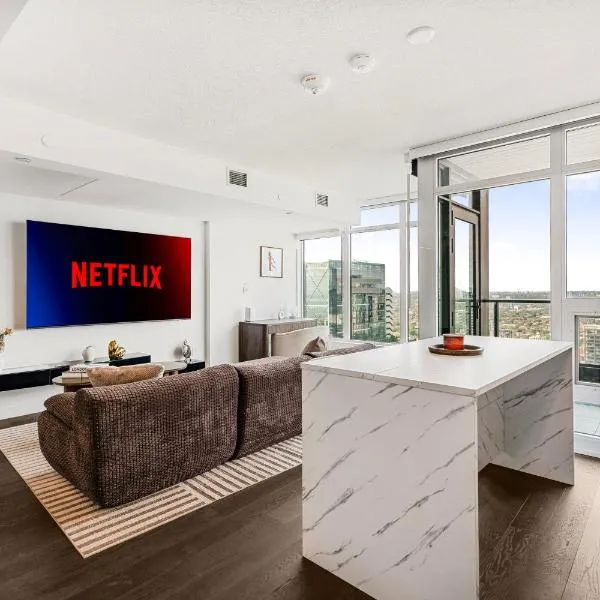 Rax Town - 2 Story Loft Condo with Skyline View beside CN tower and the Rogers Center、トロントのホテル