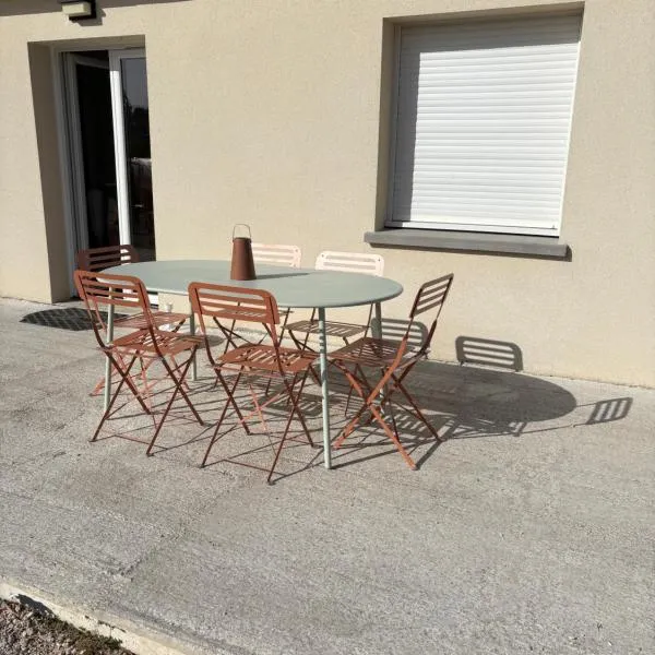 Casas DG 2 proche Chambord Terrasse & Parking, Hotel in Dry