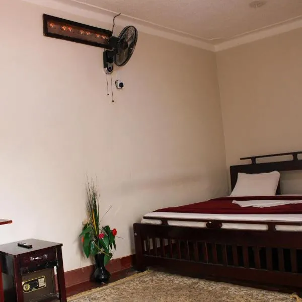 Dreamland Anex Hotel branch - Airport road, ξενοδοχείο σε Arua