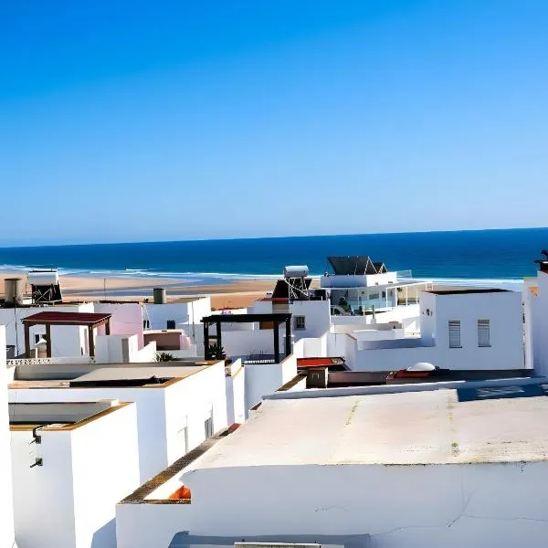 Apartamento cerca de la playa solo alquilamos familias y parejas, hotel in Conil de la Frontera