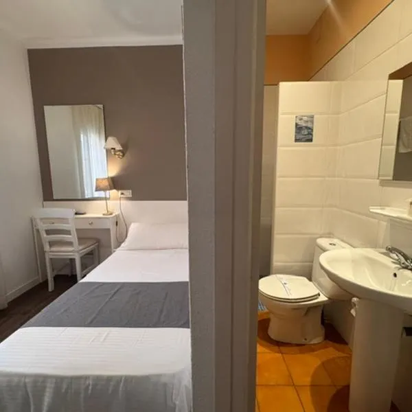 Viesnīca Hotel Carbonell pilsētā Ljansa