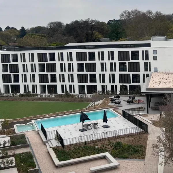 Executive Studio at One Rosebank, hotel in Johannesburg