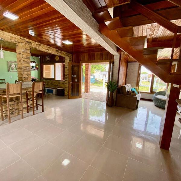 Casa com piscina no Centro de Imbé